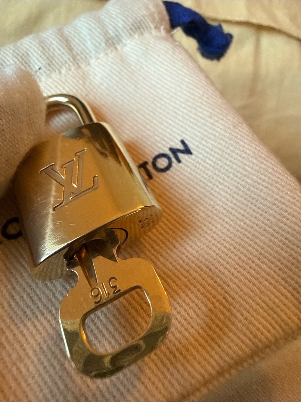 🔥Louis Vuitton Vintage Monogram Satchel Made in France, 1998 with COA🔥 - Picture 8 of 17